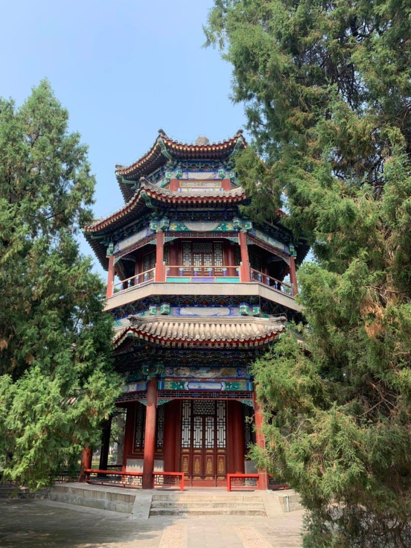 山色湖光共一楼.jpg
